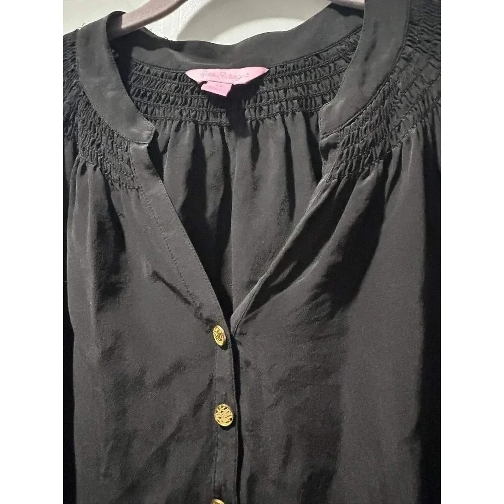 Lilly Pulitzer Blouse Women XS Black Excellent Silk Smocked V-Neck Gold Buttons